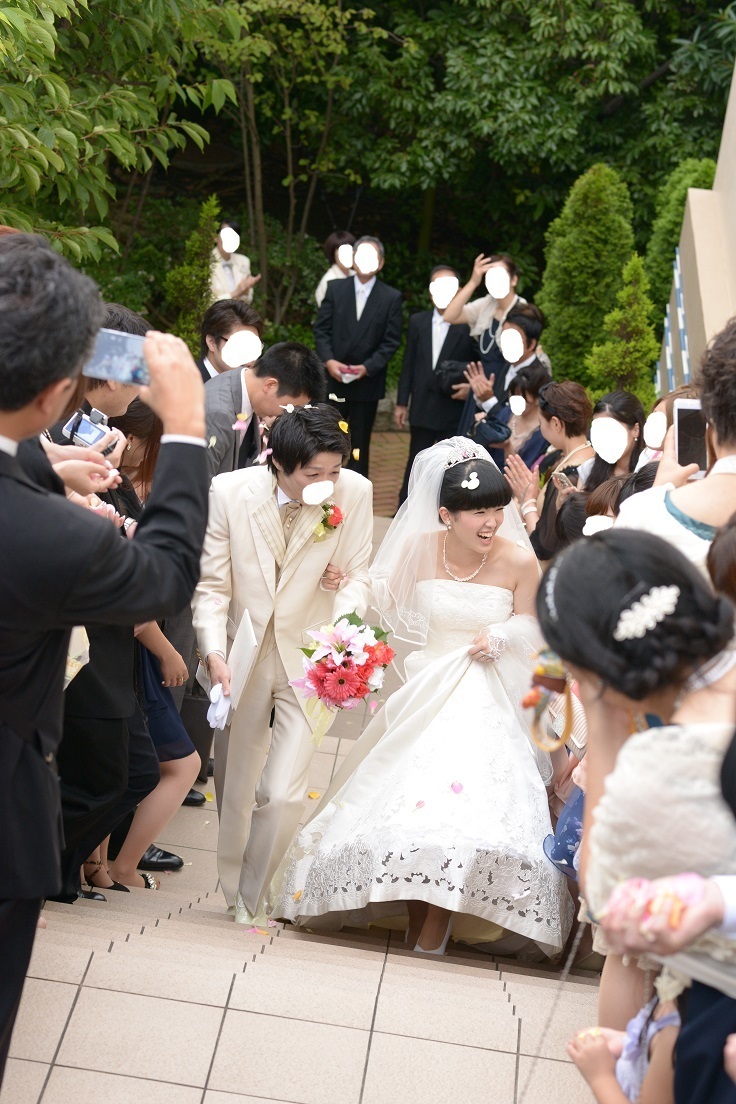 FTW@アンバサダーホテル当日レポ11～ブーケトス・フラワーシャワー～: 24歳貧乏夫婦が結婚式にミッキーを呼ぶまで